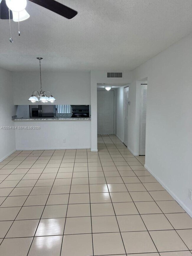 Photo - 8720 N Sherman Cir Unit 303