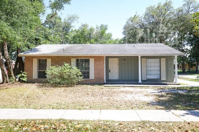 Building Photo - 4006 Luan Dr