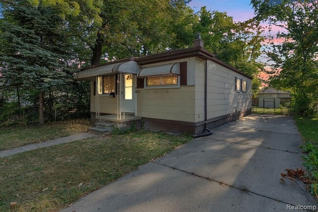 Photo - 5627 Gertrude St