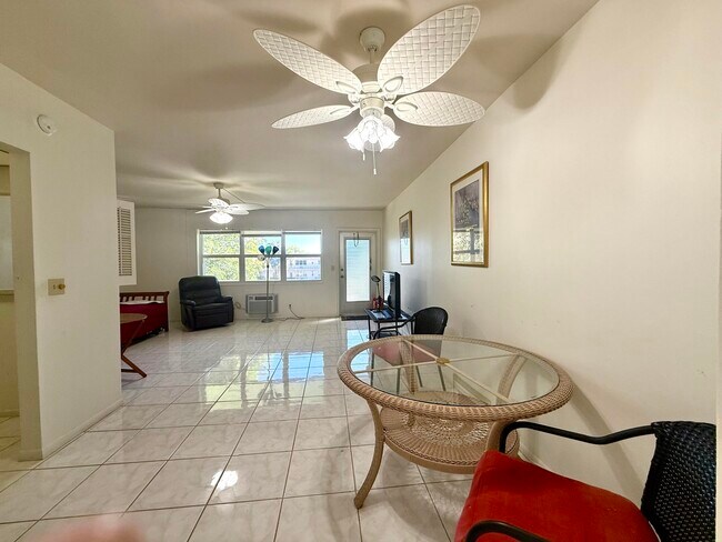 Photo - 62 Norwich C