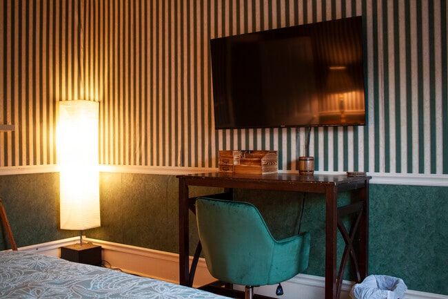 Photo - Henrietta House