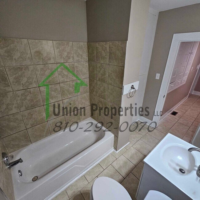 Photo - 1625 Francis St