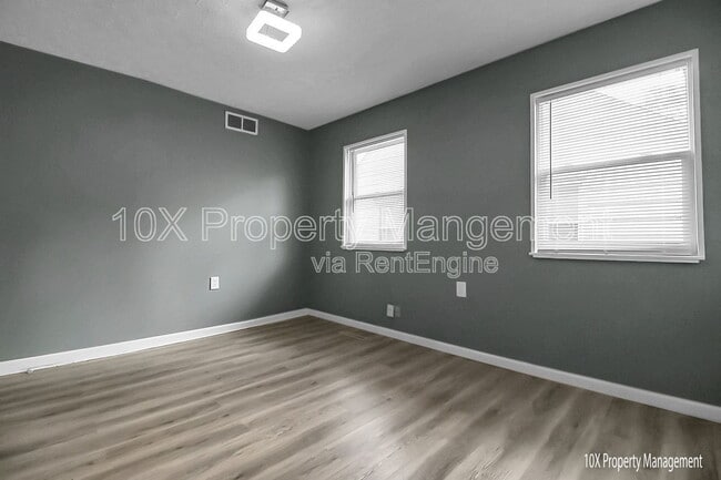 Photo - 2918 Azelda St