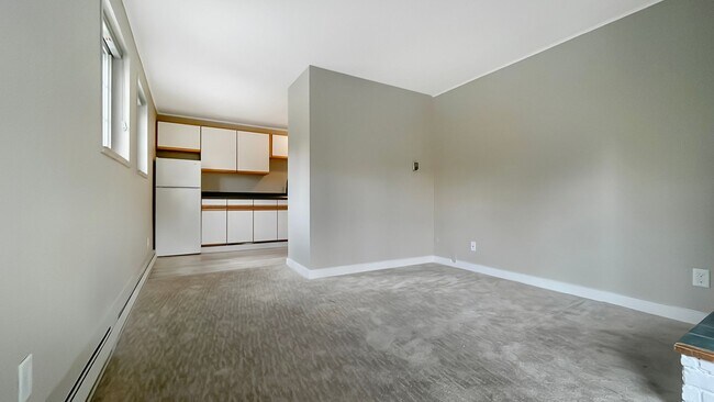 214 N Main St