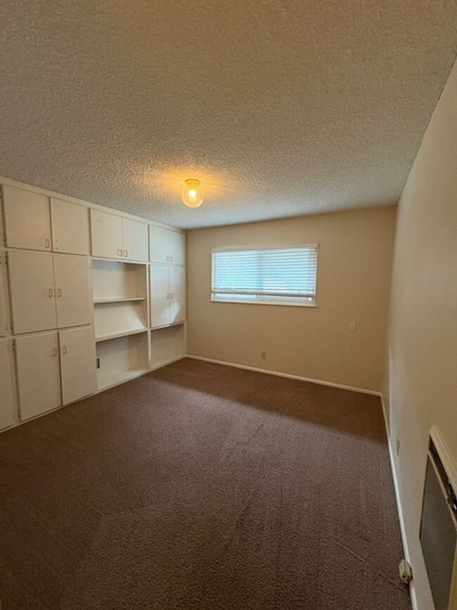 Photo - 650 Serrano Dr