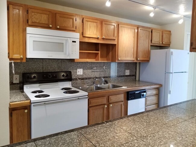 Photo - Cat-friendly 1 BD w/ BIG PATIO on the FIRS... Unit 680-106