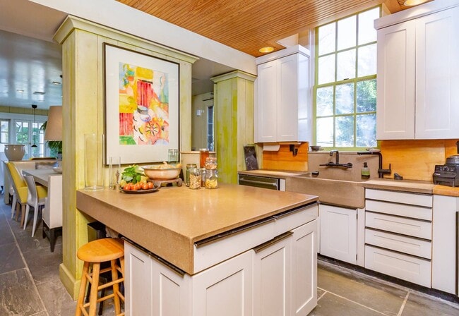 Photo - 4 Cozzens Ln