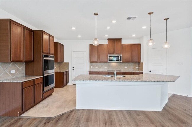 Photo - 210 McGinnis Trl