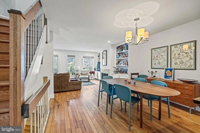 Building Photo - 4214 Embassy Park Dr NW Rental