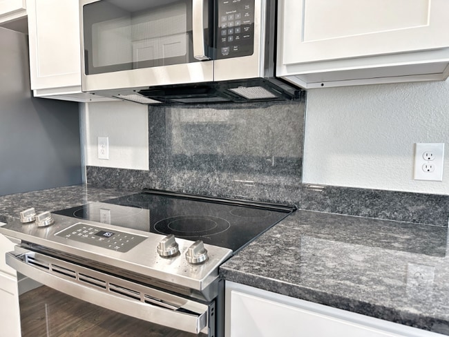 602 SW C St Unit .