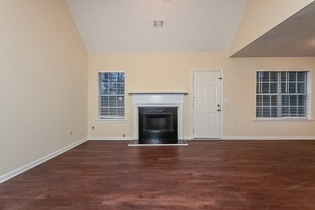 Photo - 406 Summer Hill Cir