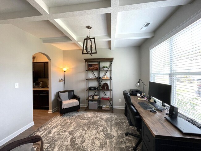 Photo - Cul-de-Sac, Spacious, and Comfort in a Prime Coastal Location
