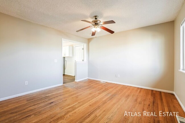Photo - 730 S Oakland St