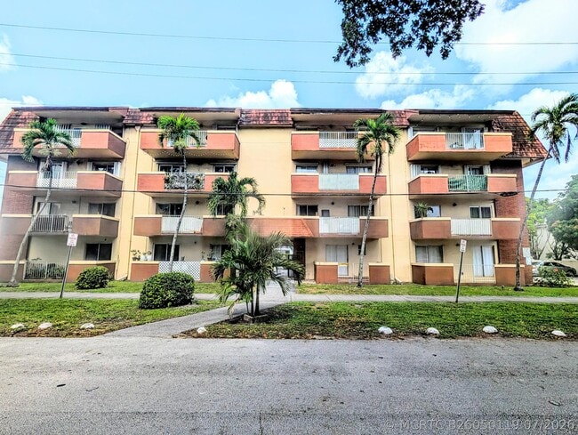 Building Photo - 680 Miller Dr Unit W103
