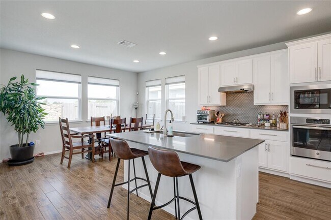 Photo - 7948 Castelardo Pl Unidad 43