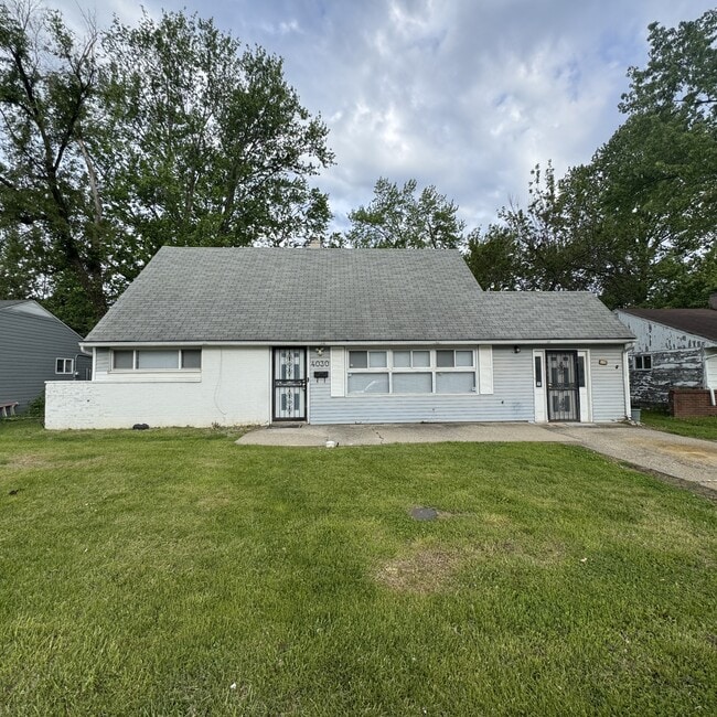 Building Photo - 4030 N Catherwood Ave