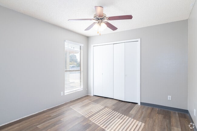2BR, 1BA - 1,035SF - Second Bedroom