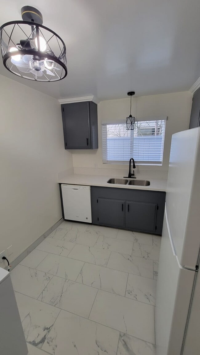 Photo - 36 Brooks Ave Unit B