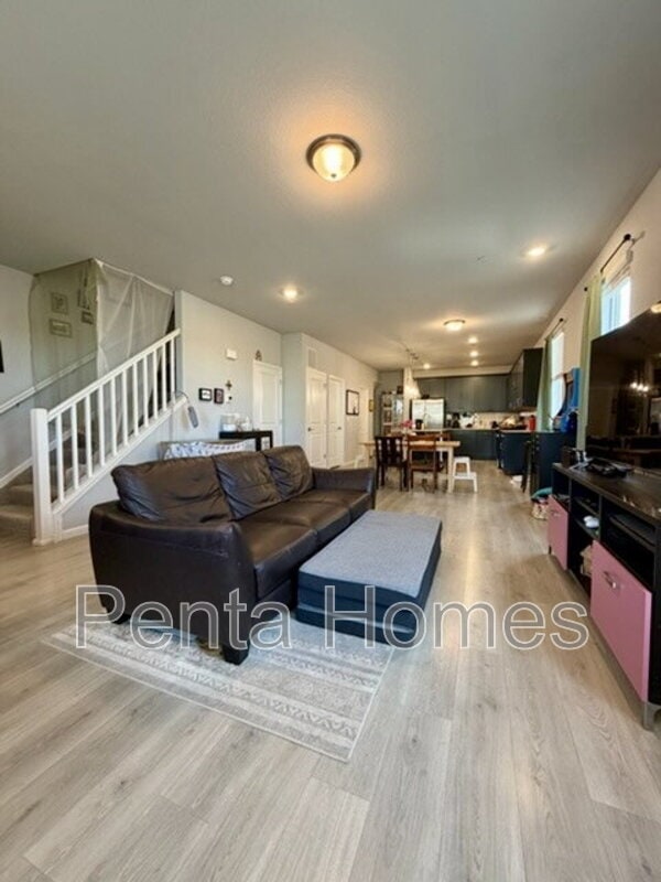 Photo - 809 Waterthrush Ln