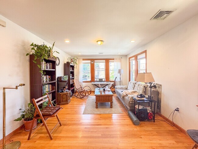 Building Photo - 64 Colborne Rd Unit 64