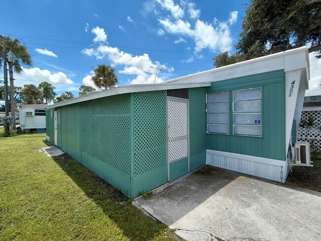 4301 Mailbox Ave