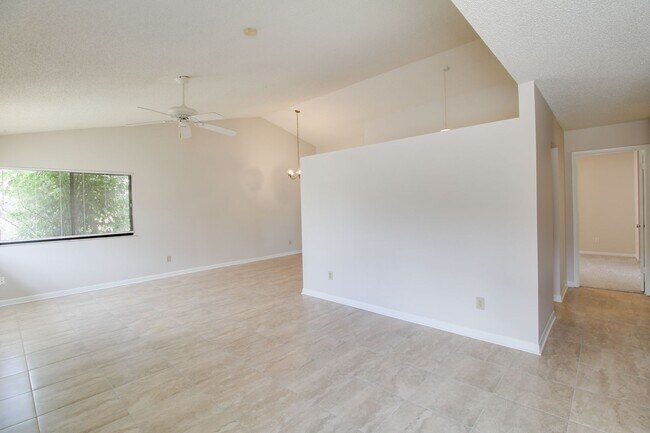 Photo - 754 Forest St