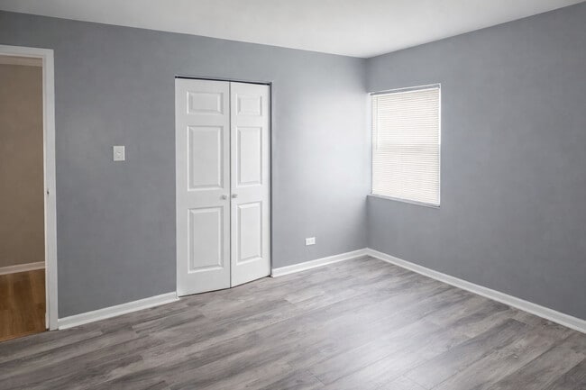 Photo - 15403 Dorchester Ave