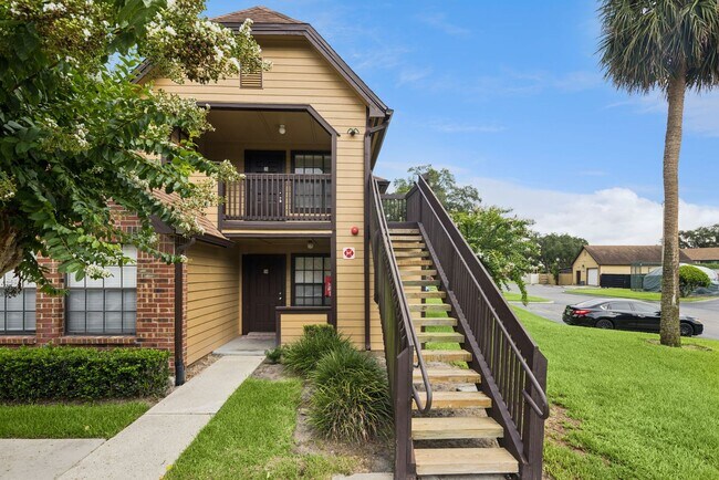Photo - 1/1 Corner Unit in GATED ~ LAKEFRONT community in Altamonte Springs Unit 204