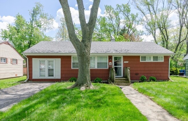 Building Photo - 15509 Park Ln