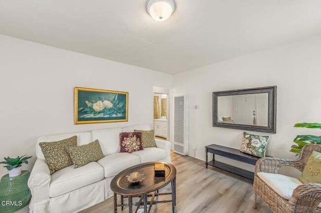 Photo - 333 Leighton Dr