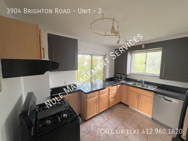 Building Photo - 3904 Brighton Rd Unit 2