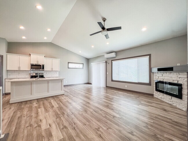 Photo - 1909 NE Little Beaver Dr