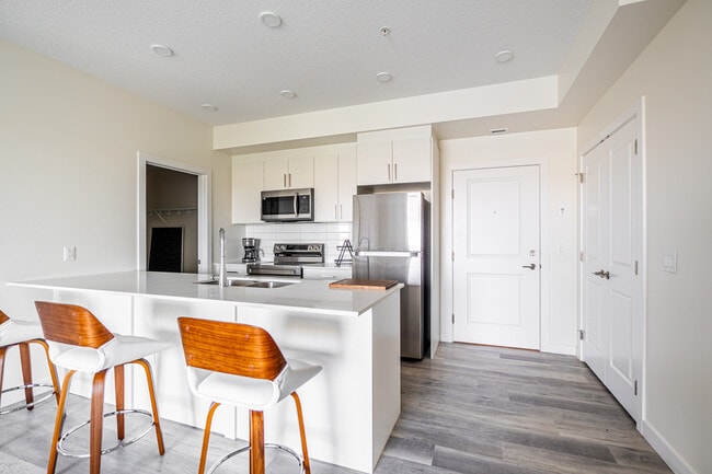 Building Photo - 14009 28 Av SW