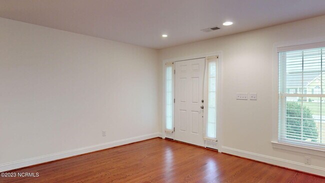 Photo - 202 Tidewater Dr