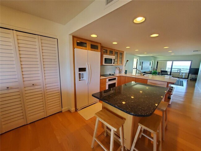 Photo - 103 1st St E Unidad 309