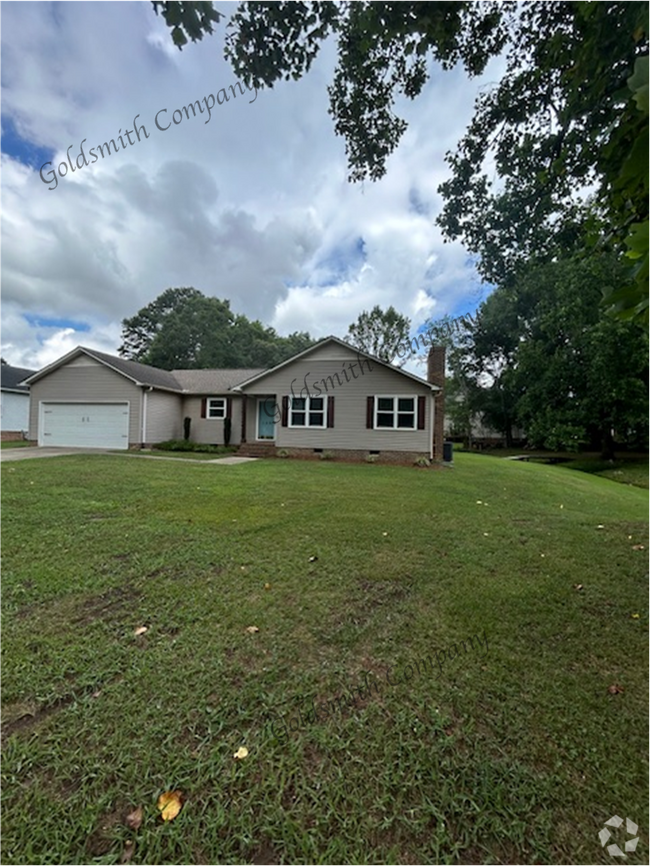 Building Photo - "3-Bedroom Home with Spacious Living in Si...
