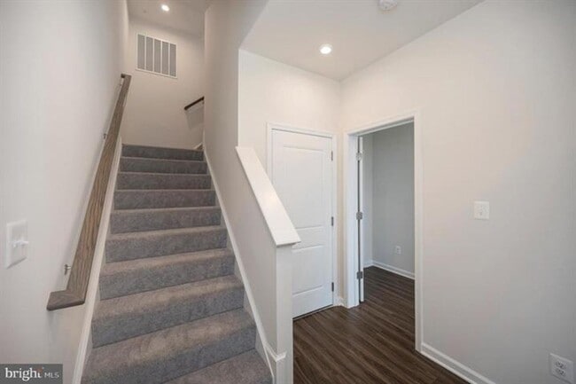Photo - 255 Aspen Rd