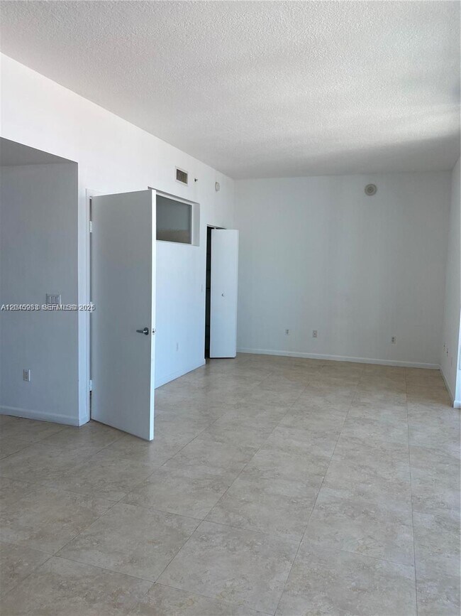 Photo - 350 NE 24th St Unit 813