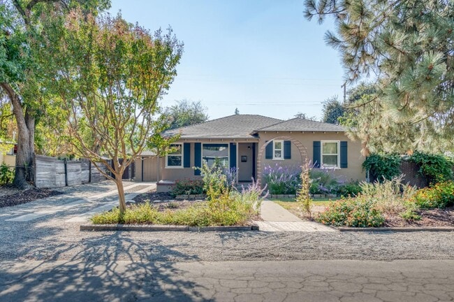Photo - 632 E Ramona Way