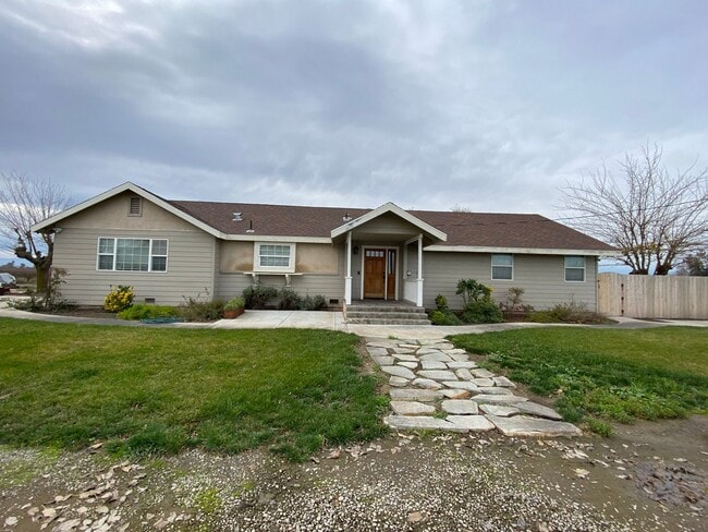 Building Photo - REDUCED!!! Beautiful (Secluded) 3 bedrooom... Rental