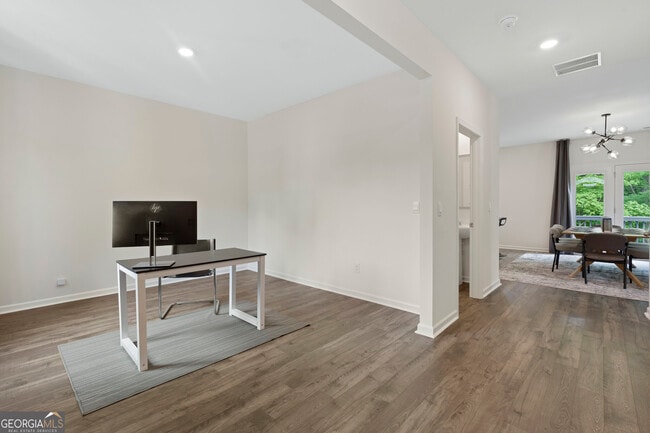 Photo - 3645 Beaconfield Ct SE