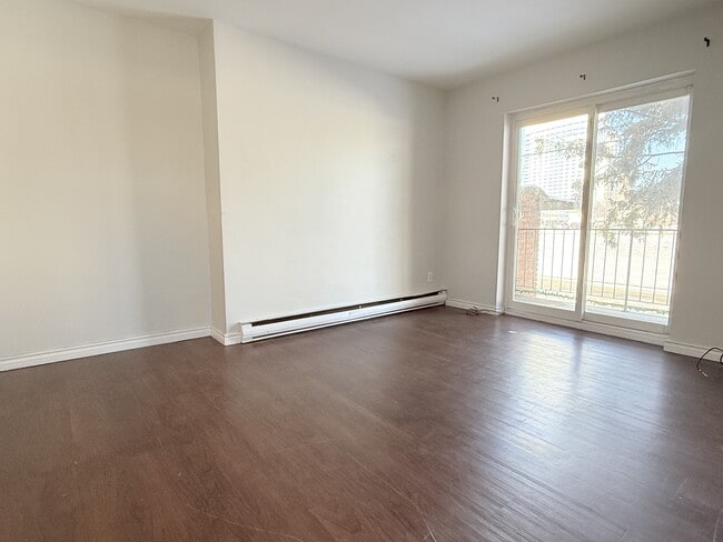 Photo - 575 Assumption St Unit 4