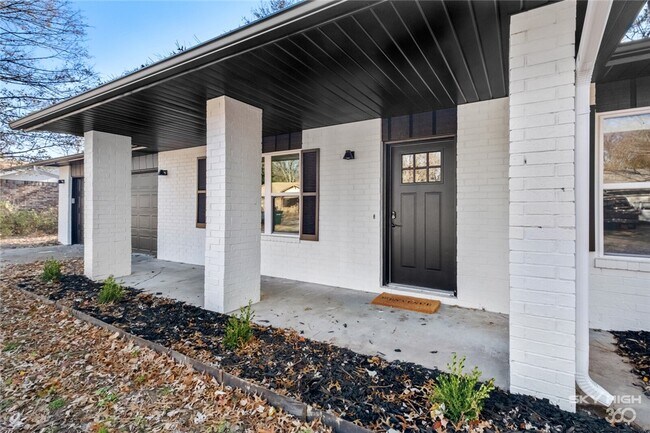 Photo - 2806 W Highland Dr