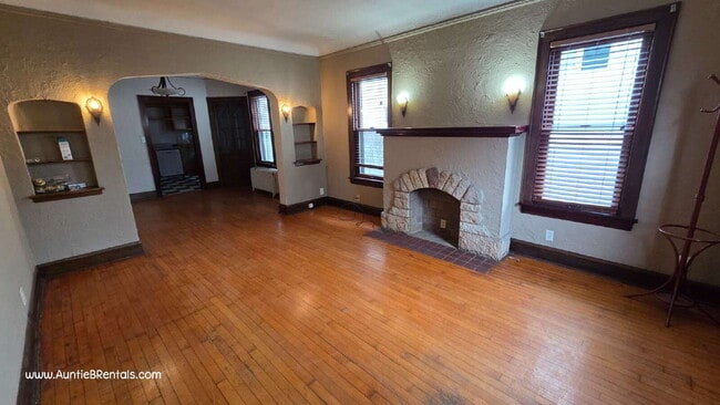 Photo - 2 bedroom 1 bath main level with office and porch. Unit 1