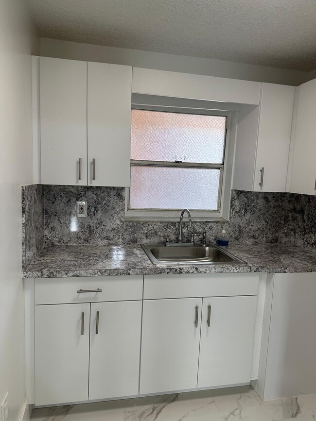 Photo - 1855 W 60th St Unit 204
