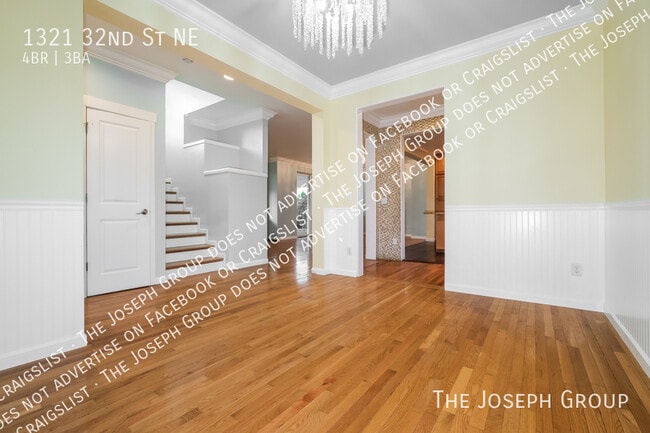 Photo - 1321 32nd St NE