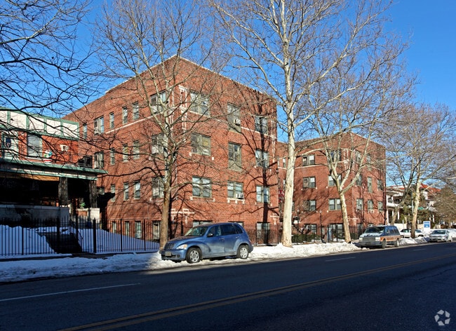 Building Photo - Del Monte