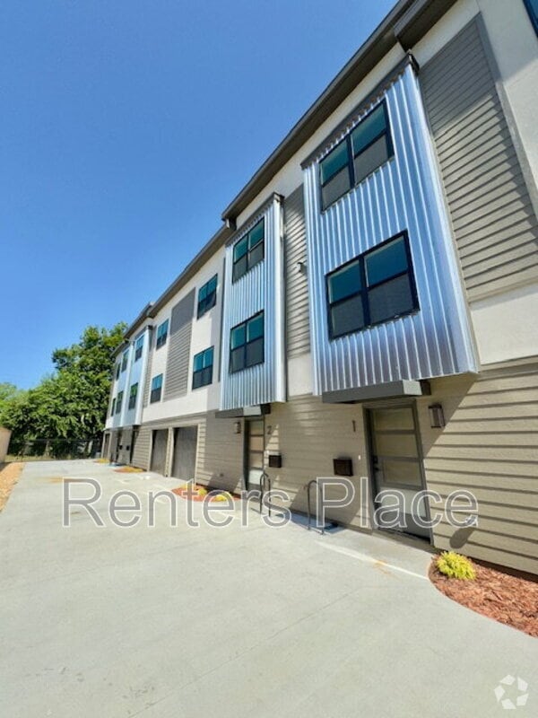 Building Photo - 1140 S Quincy Ave Rental