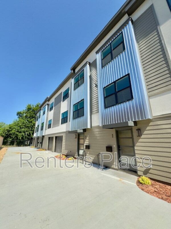 Building Photo - 1140 S Quincy Ave Rental