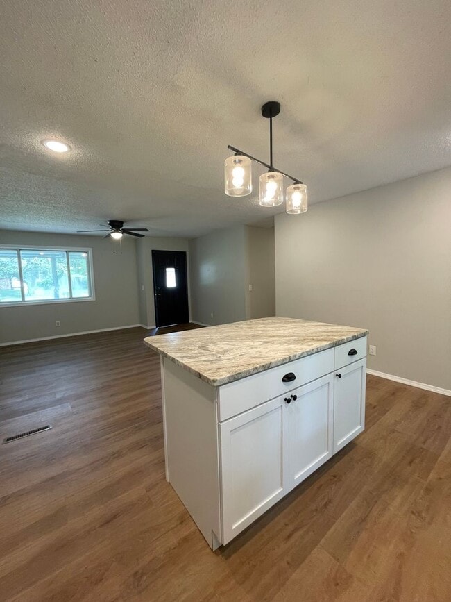 Photo - Great Location 3 bedroom 1 bath 1car garage